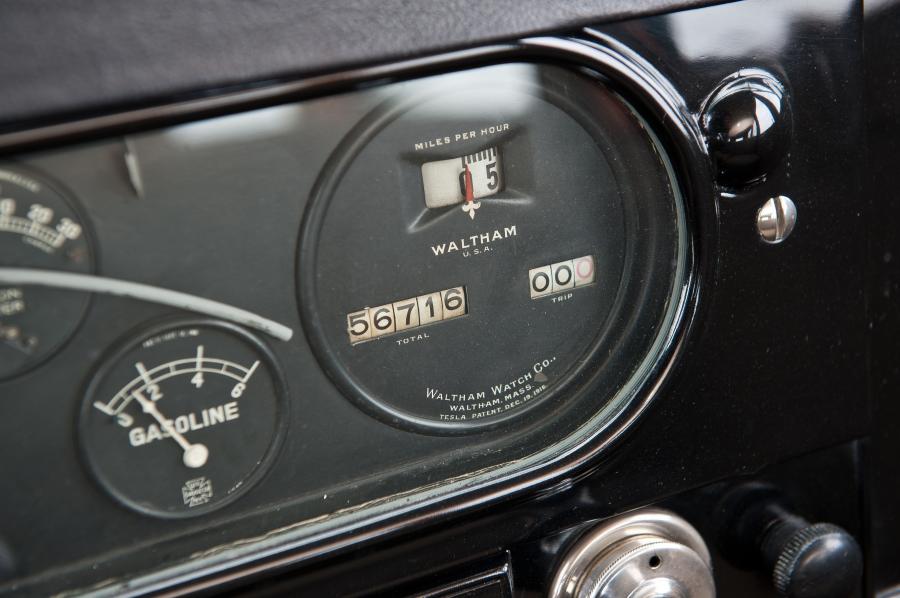  Pierce-Arrow 7-Passenger Sedan 1920 года  (фото 4 из 19)